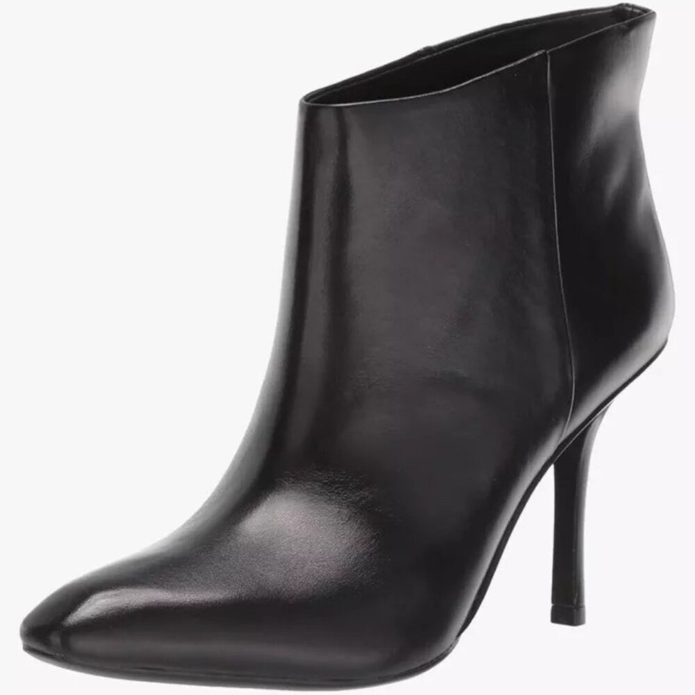 NEW CALVIN KLEIN Mim Cloe Bootie Size 8